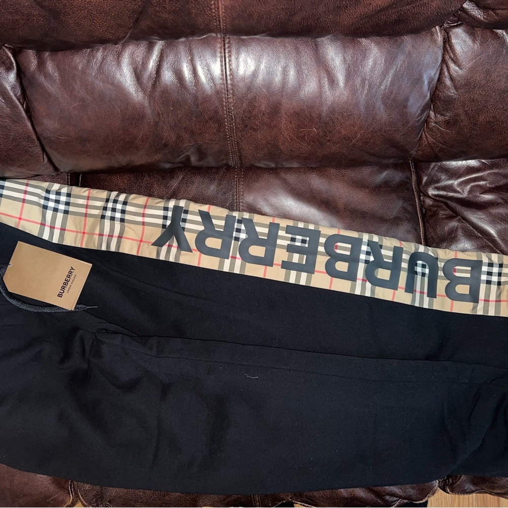 Burberry sweat pants size S unisex